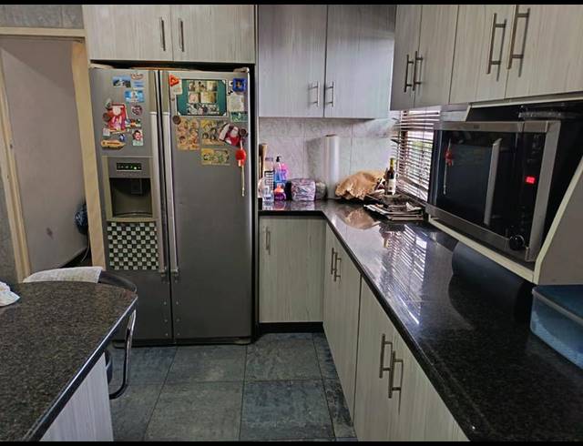 4 BEDROOM HOUSE FOR SALE IN HILLGROVE